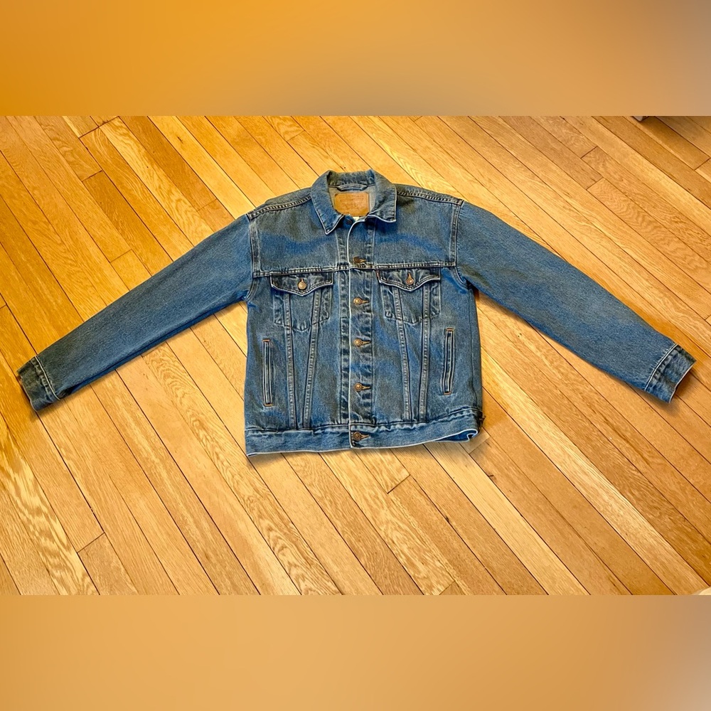Levi’s blue denim trucker jean jacket men’s size medium